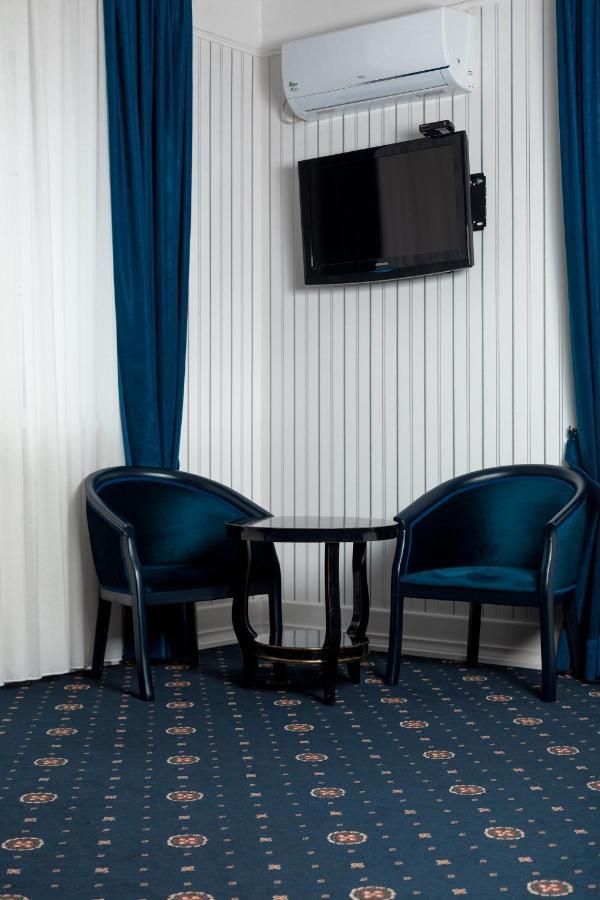 Hotel Aristocrat TTchernivtsi Extérieur photo