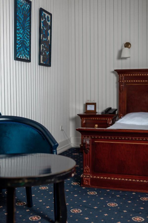 Hotel Aristocrat TTchernivtsi Extérieur photo