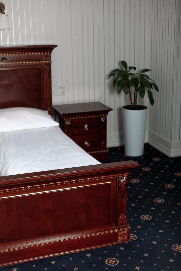 Hotel Aristocrat TTchernivtsi Extérieur photo