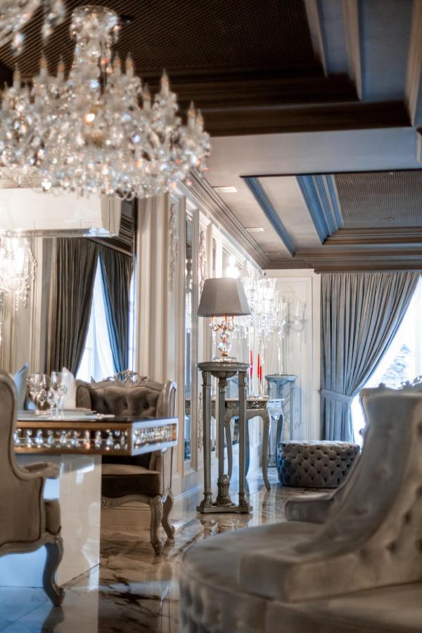 Hotel Aristocrat TTchernivtsi Extérieur photo