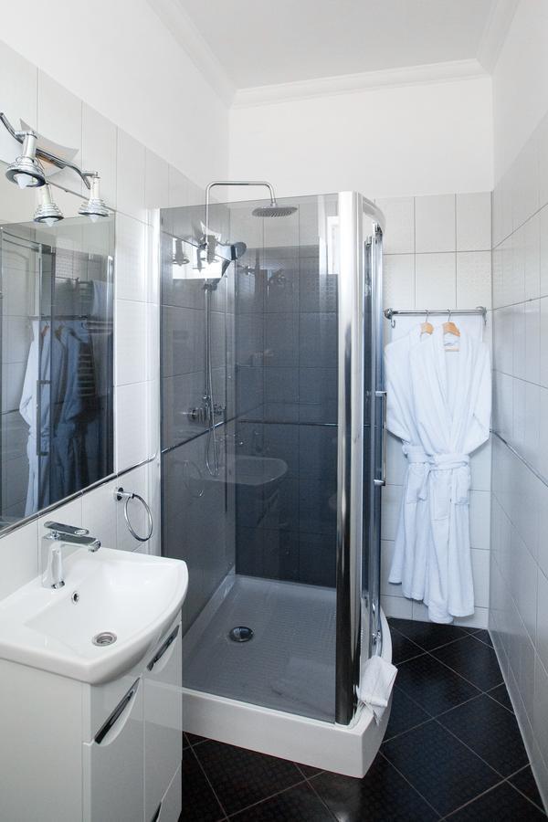 Hotel Aristocrat TTchernivtsi Extérieur photo